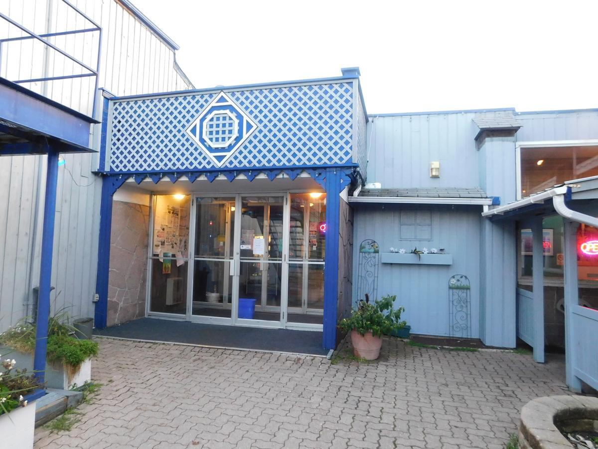 The Lakeview Inn Lac du Bonnet Экстерьер фото
