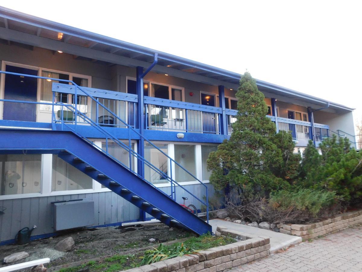 The Lakeview Inn Lac du Bonnet Экстерьер фото